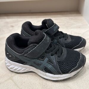 ASICS kids shoes size: 11